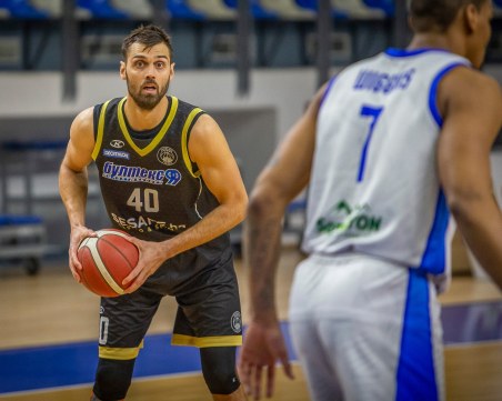 Уникален Академик подчини Рилски спортист насред Самоков и е на победа от полуфиналите