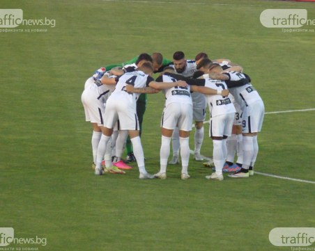 Стартовите състави на Локо и Славия