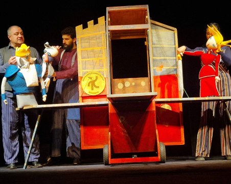 Куклениците канят на премиера на спектакъл с непокорна принцеса и три змея в оставка