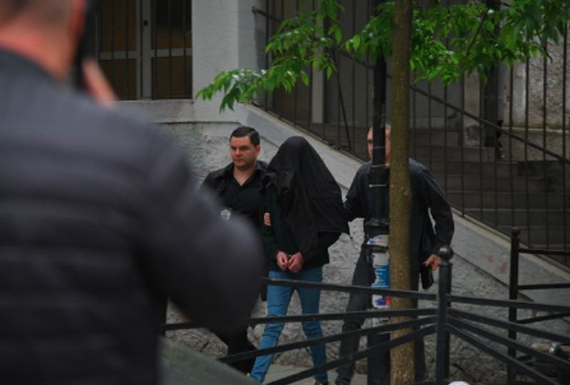 Стрелба в училище в Белград!  Седмокласник уби охранител