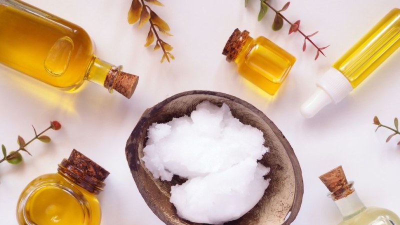 Отдавна са известни ползите от естествените масла като част от грижата за кожата.