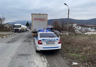 Криминално проявени асеновградчани откраднаха железопътна инфраструктура от село край Пловдив