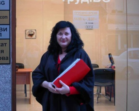 Намалиха присъдите на пловдивска адвокатка и съдружникът ѝ, излъгали клиенти с близо 30 бона