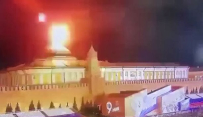 Видео показва избухването на дрон над Кремъл