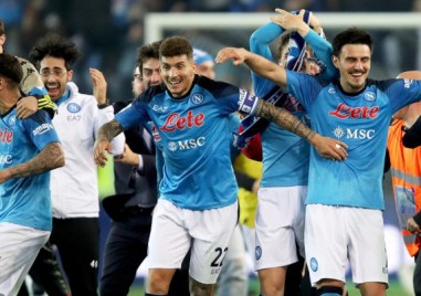 Наполи е новият шампион на Италия след като тимът направи