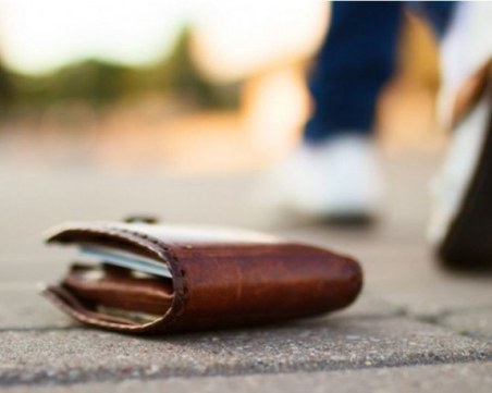 Непознат върна изгубеното портмоне на асеновградчанин