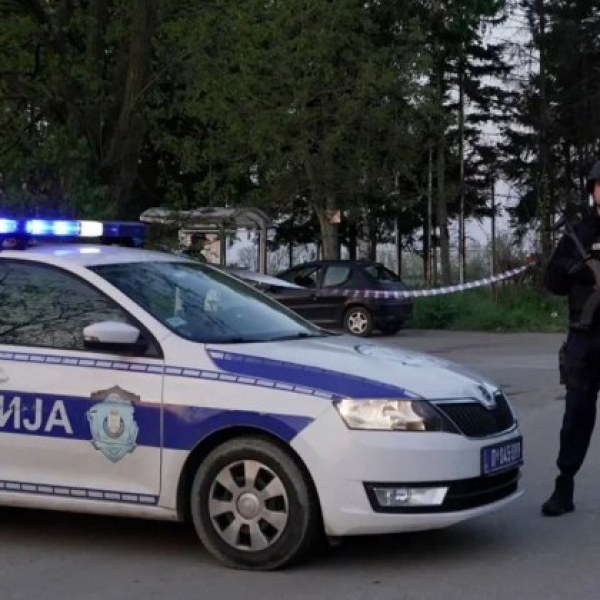 18-годишно момче в Сърбия бе ранено в гърдите от негов