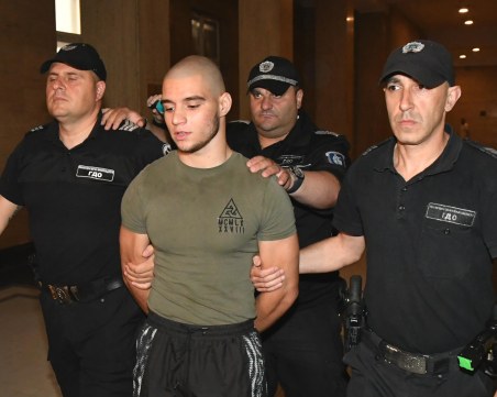 Връщат прокурорския син от Перник отново в затвора в София