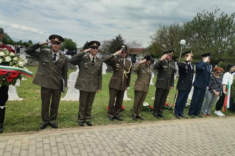 Почетоха паметта на войниците, погребани край Ново село в Северна Македония без Врабевски и Ковачев