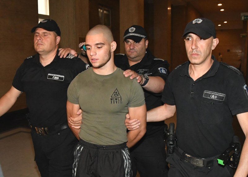 Връщат прокурорския син от Перник отново в затвора в София