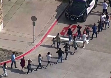 Въоръжен мъж застреля осем души в мол в Тексас Седем