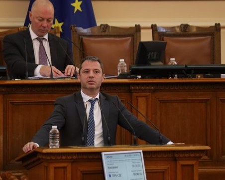 Делян Добрев с 3 сценария за кабинет, десният предвижда само ДБ, без ПП