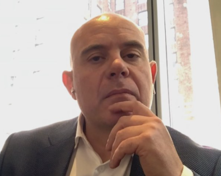 Иван Гешев с първи коментар след бомбата: В автомобила бях със служители от НСО