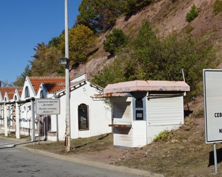 Еврокомисар защити Андрей Ковачев, осъди македонските власти