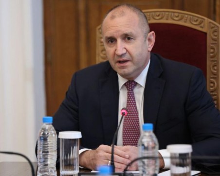 Кога се очаква Радев да връчи първия мандат