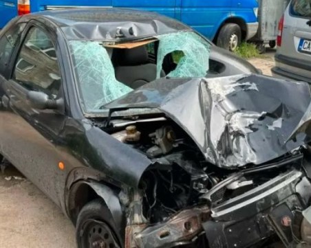 18-годишният шофьор, убил двама на пътя, бил заслепен от дълги светлини