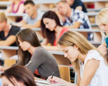 Държавата ще плаща за обучението на повече студенти