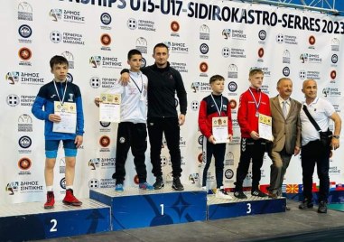 Трима пловдивчани станаха балкански шампиони по борба на Балканиадата в