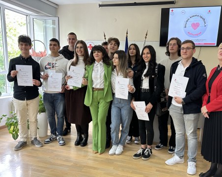 БЧК-Пловдив награди кметове на карловски села и доброволци ВИДЕО