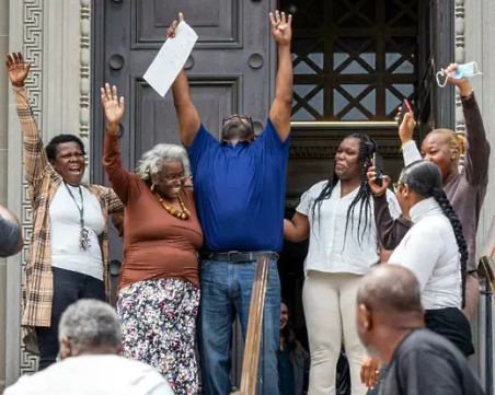 Мъж излезе на свобода, след 29 г. в затвора за изнасилване - жертвата му помогна