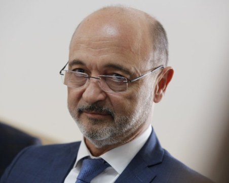 Меджидиев: България е платила 345 милиона лева за ваксини срещу COVID-19