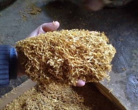 Хванаха пловдивчанка с безакцизен тютюн край Руския пазар