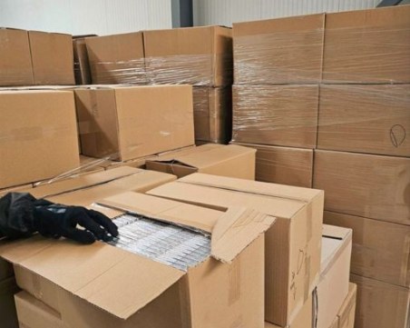 Разкриха склад за нелегални цигари в Пловдив, щетите за бюджета са за близо 4 млн. лева