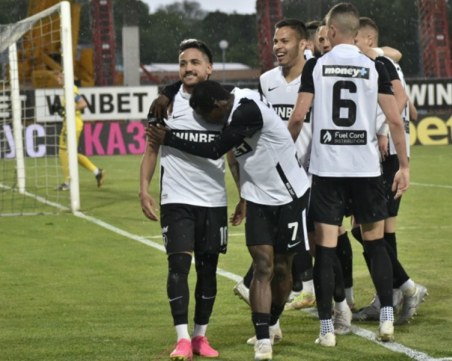 Локо стартира плейофите с гостуване на шампиона Лудогорец