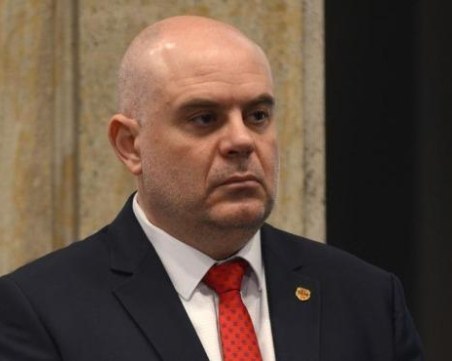 Прокурорска колегия поиска отстраняването на Иван Гешев