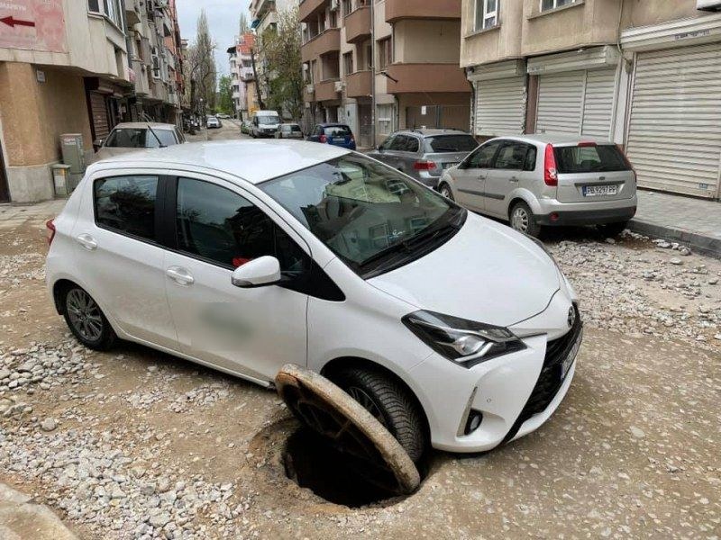 Хирург пропадна с колата си в шахта в Кършияка, осъди Община Пловдив заради емоционални вреди