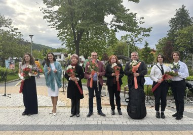 Снощи Куклен беше тържество на изкуството във форма цвят и