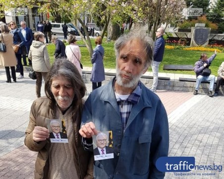 Добрата новина! Младежи намериха и върнаха изгубения портфейл на Стефчо Автографа