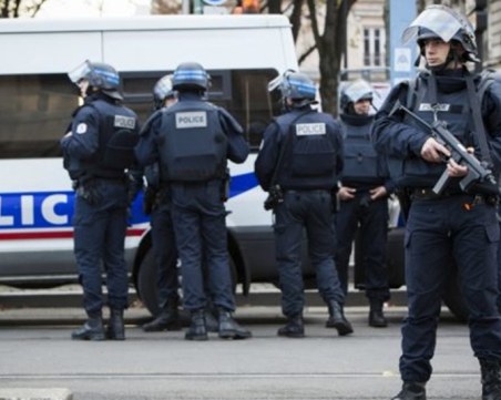 Петима ранени при стрелба във Франция