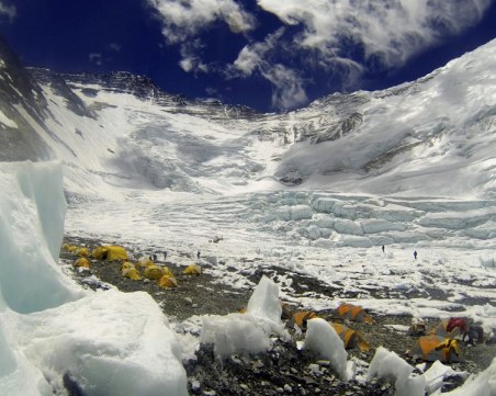 Шерпски водач счупи световен рекорд за брой изкачвания на Еверест
