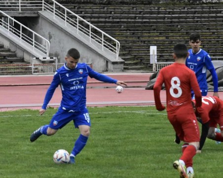 Спартак загуби гостуването си на Карнобат