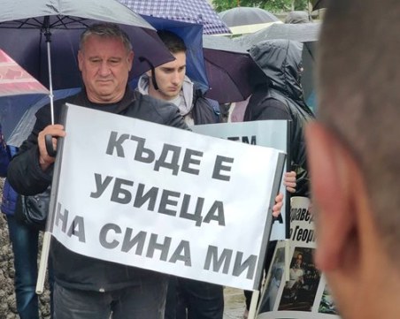 Стотици се събраха пред НС с искане за драконовски мерки срещу пияни и дрогирани шофьори