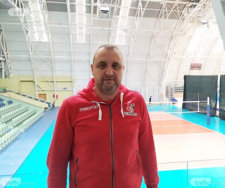 Пловдивският треньор Иван Петков остава още два сезона начело на украинския шампион