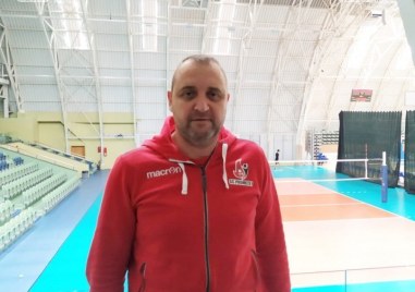Най успешният пловдивски волейболен треньор Иван Петков който е начело