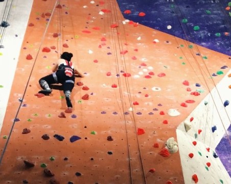 Детето, паднало от стена за катерене в Пловдив, е само с натъртвания