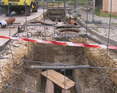 Стотици пловдивчани са без топла вода вече втора седмица