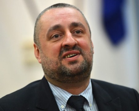 Ясен Тодоров: От вчера дрон обикаля около дома ми, влиза в терасата ми