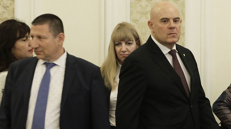 Иван Гешев стартира процедура за налагане на дисциплинарно наказание на Борислав Сарафов