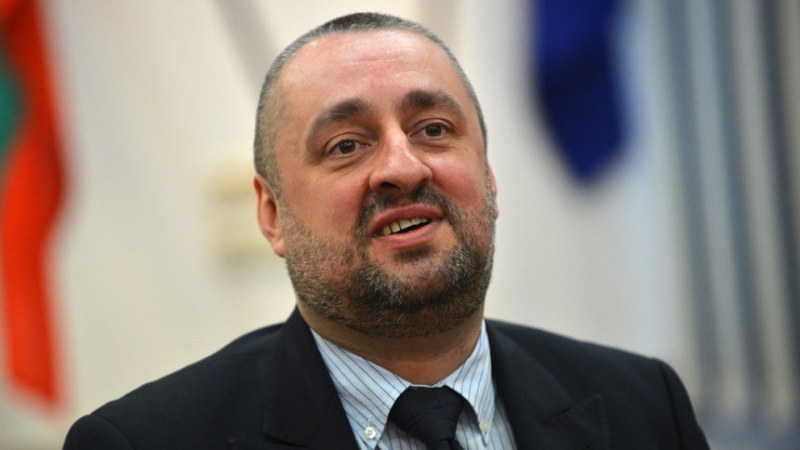 Ясен Тодоров: От вчера дрон обикаля около дома ми, влиза в терасата ми