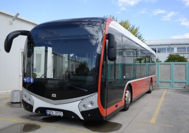 100 електробуса по 10 линии от градския транспорт може да