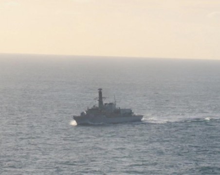 39 моряци са в неизвестност, след като риболовен кораб се преобърна в Индийския океан