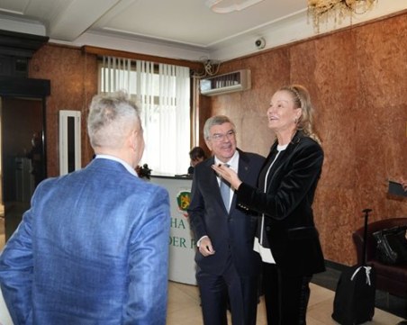 Президентът на МОК Томас Бах пристигна на посещение в България