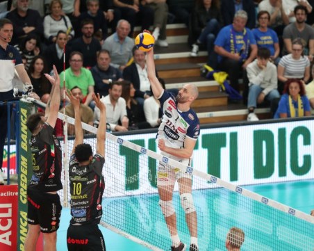 Матей Казийски изведе Тренто до титлата в сблъсъка срещу Чивитанова на Александър Николов