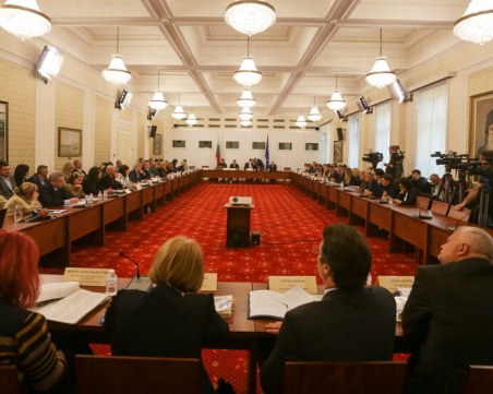 Правна комисия прие промените в НПК и съдебната власт, внесени от МС