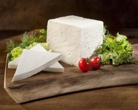 Само едно от петте най-скъпи овчи сирена у нас само с овче мляко