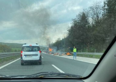 Малък камион се е запалил на Возилото се е възпламенило